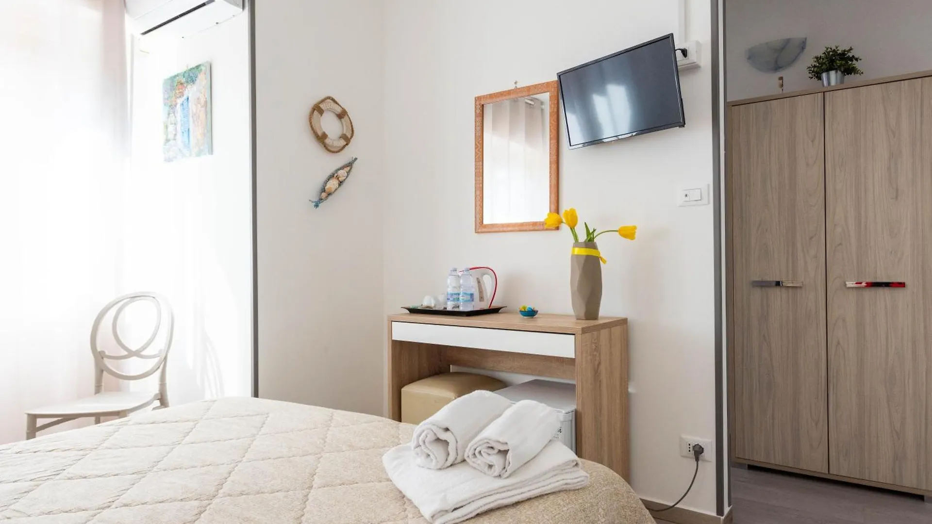 Guest house Mondello House Eraclea Hotel