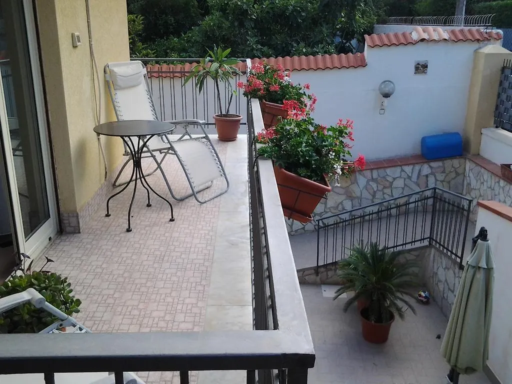 Hotel Mondello House Eraclea 0*,  Italien